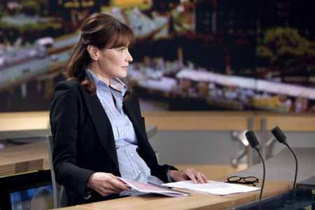 Carla Bruni se niega a confirmar embarazo