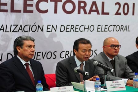 PRI ganará comicios en Puebla y Oaxaca: Camacho Quiroz
