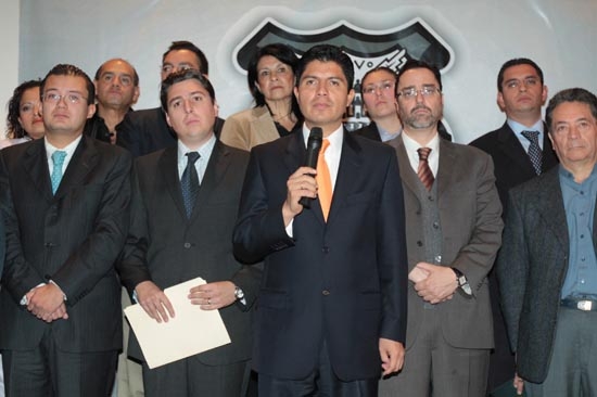 Eduardo Rivera no descarta pedir crédito para pavimentar las mil calles que prometió