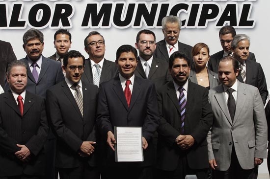 Eduardo Rivera presenta su terna para elegir contralor