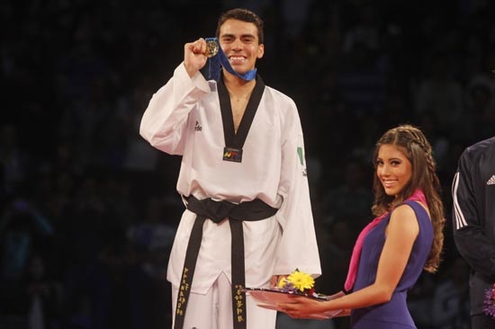 Congreso de Puebla reconocerá a medallistas mexicanos del Mundial de Taekwondo