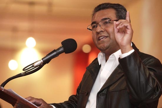 Diputado relacionado con narcoganadero ahora promueve la palma dulce