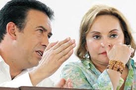 Elba Esther manda a Moreira a Madrid a estudiar maestría en historia