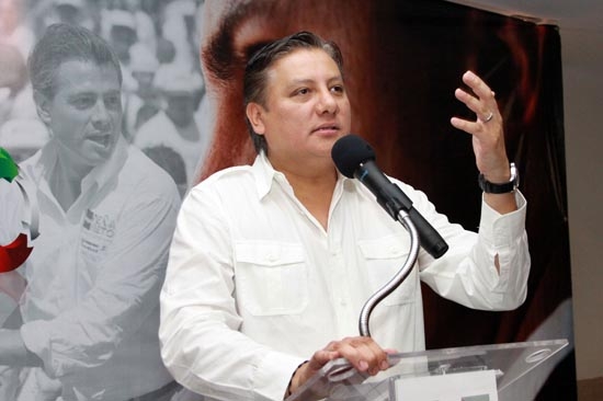 Fernando Morales dice que no se va y ya prepara la elección de 2013
