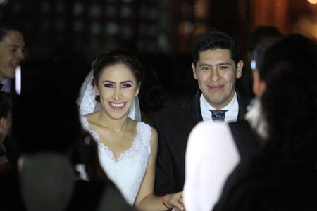 Hija de Rosario Robles se casó en Puebla