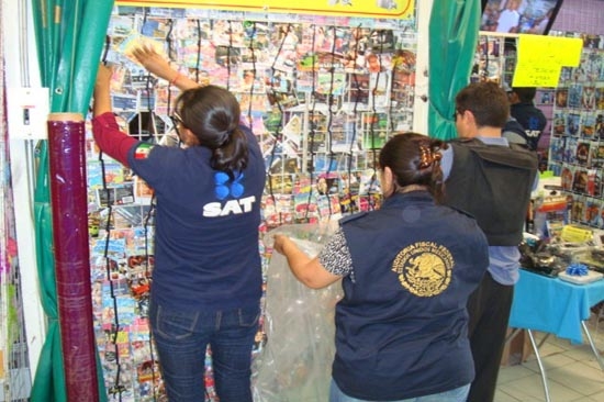 SAT embarga en Puebla una tonelada de discos y películas “pirata”