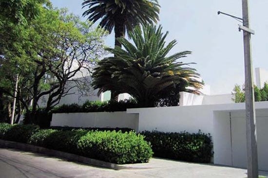 EPN no sólo estrenó cargo, también residencia en Lomas de Chapultepec