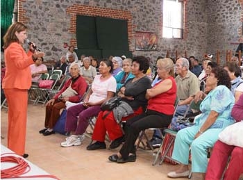 DIF Estatal atiende a 888 adultos mayores en talleres de la “Casa del Abue”