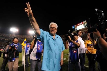 Miloc se lanza contra Manuel Lapuente, técnico del Puebla