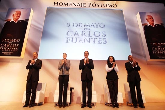 Gobierno de Puebla rinde homenaje al escritor Carlos Fuentes