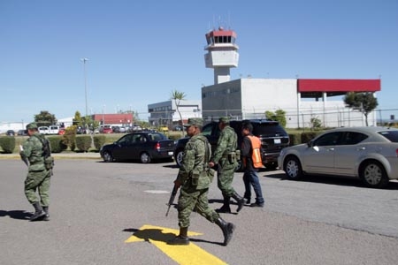 Moreno Valle le quita el aeropuerto de Huejotzingo a Henaine