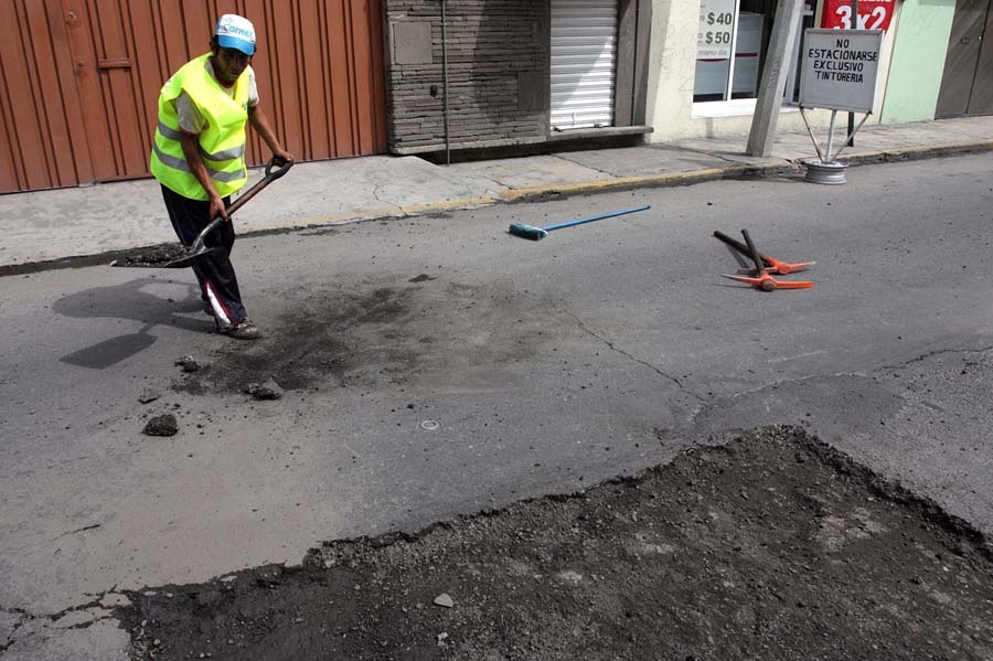 Estudiantes exigen a Alcalá tapar los baches
