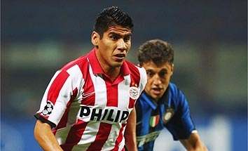 Carlos Salcido, nuevo jugador del Fulham inglés