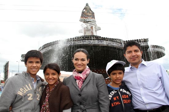 Rescatan fuentes de Puebla que no funcionaron por más de una década