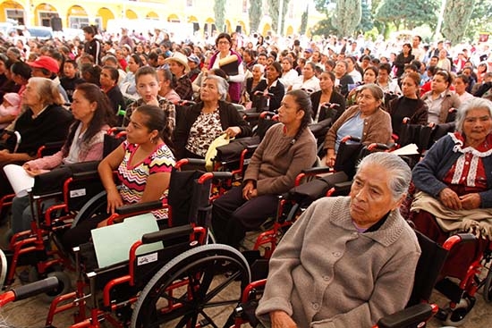 SEDIF y Club Rotario Internacional entregan 280 sillas de ruedas