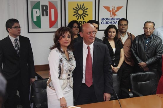 Alcalá y Lastiri se registran ante el IFE rumbo al Senado