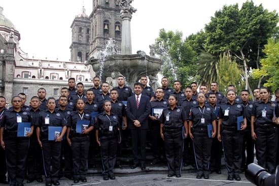 Eduardo Rivera toma protesta a 37 cadetes que se integran a la SSPTM