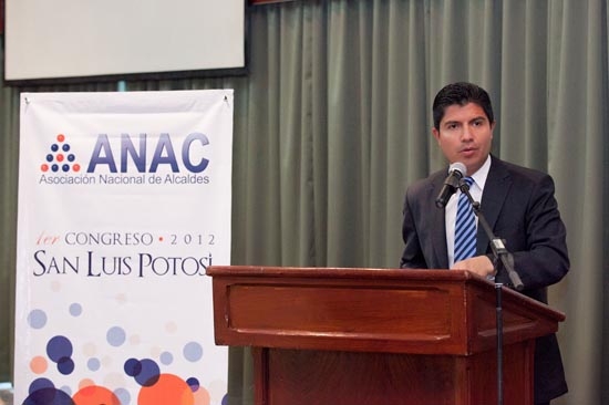 Alcaldes panistas buscan reunión con Enrique Peña Nieto