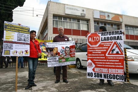 Protestan en Puebla contra Reforma Laboral
