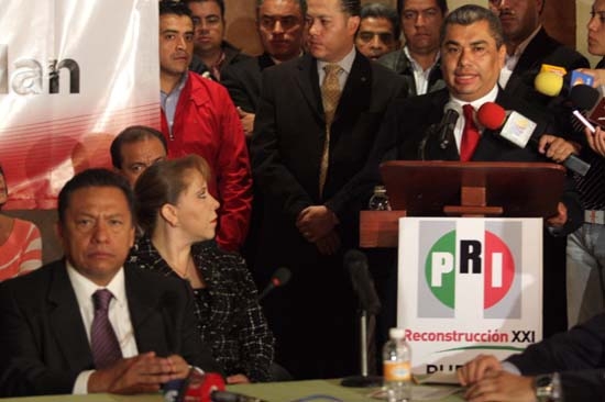 Zavala se inventa apoyos de Paredes y Marín; de paso, engaña a la CNC