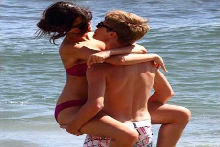 Justin Bibier y Selena Gomez, amor en la playa