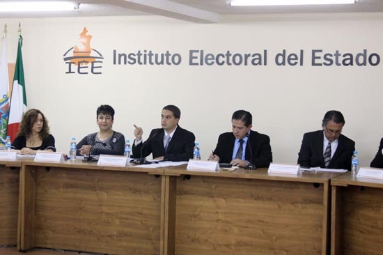 IEE quiere 355 mdp para la elección de 2013