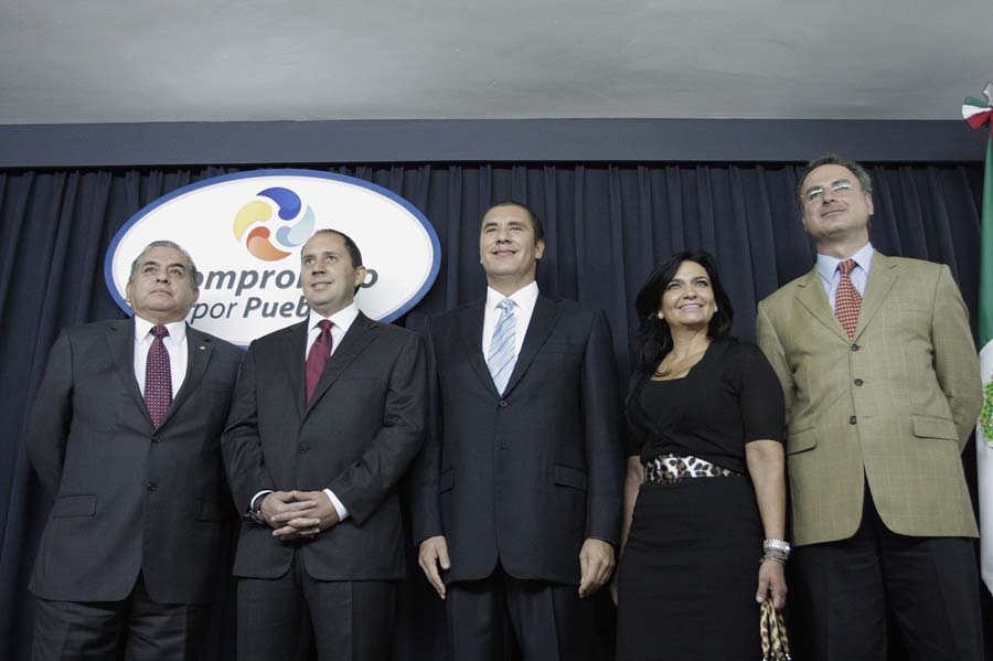 Moreno Valle presenta equipo plural de transición