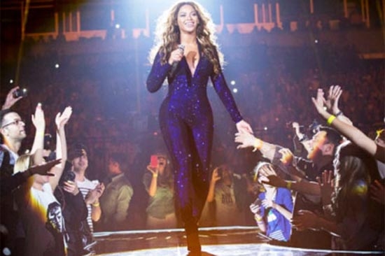 Beyoncé, fan le tocó el trasero en Dinamarca