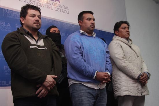 Robaban vehículos y los vendían por internet en Puebla