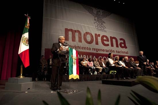 “Circo” para el pueblo mientras EPN propone aumento a luz y gasolinas: AMLO