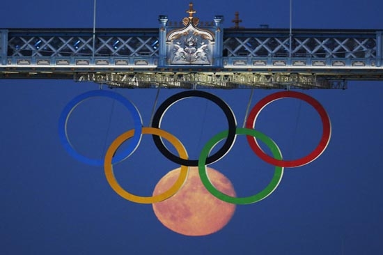La luna, el sexto aro olímpico en Londres 2012