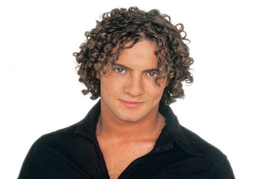 David Bisbal se equivoca en Twitter