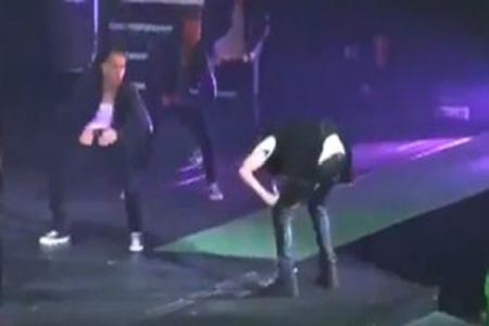 Justin Bibier vomitó en pleno escenario
