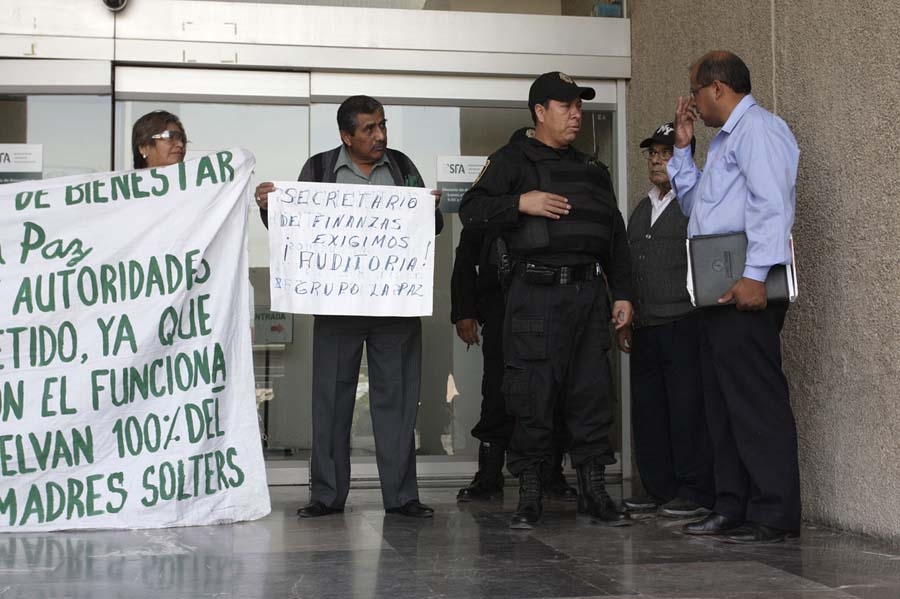 Defraudados de Bienestar Social La Paz pedirán ayuda a Moreno Valle