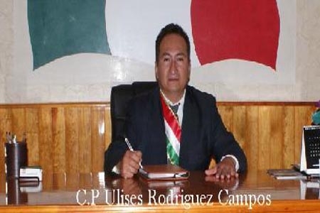 Denuncian abusos del presidente municipal de Tulcingo del Valle