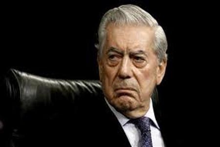 Insensata y equívoca, guerra antinarco de Calderón: Vargas Llosa