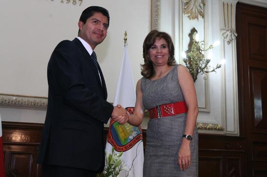 Rivera denuncia anomalías en información que le dejó Alcalá