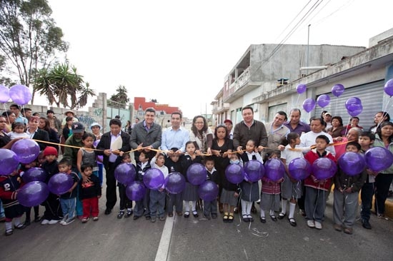 Ayuntamiento de Puebla entregó obra de pavimentación en San Pablo Xochimehuacan