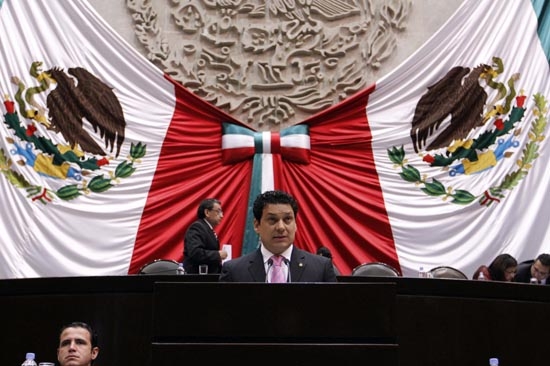 Diputado Carlos Sánchez gestiona más recursos para escuelas indígenas