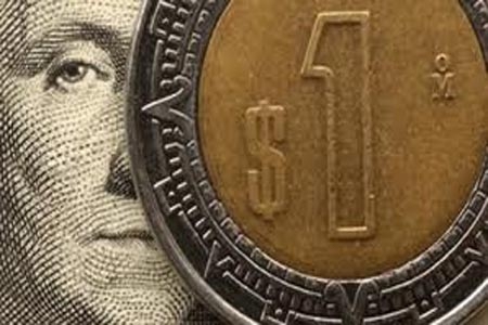 Peso se devalúa 3.4%; Hacienda prevé continúe volatilidad