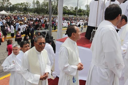 Arzobispo de Puebla encabezó ordenación sacerdotal