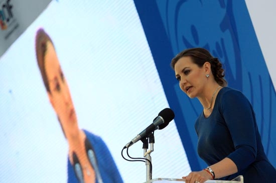 Martha Erika Alonso rinde segundo informe al frente del DIF