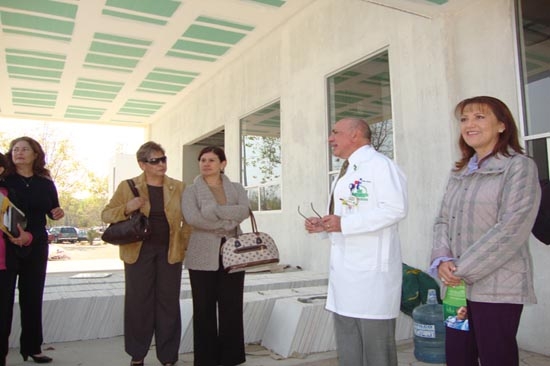 DIF Estatal y Notarias Públicas contribuyen en equipamiento para el HNP