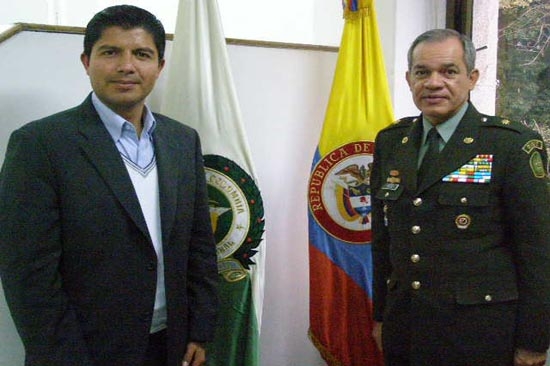 Rivera se reúne con funcionarios encargados de seguridad en Colombia
