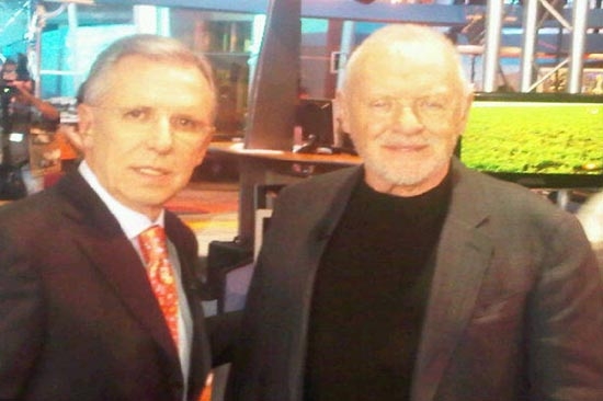 López Dóriga, le falla el inglés ante Anthony Hopkins