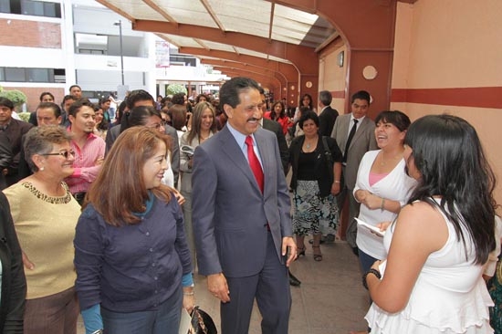 Esparza se reúne con facultad de Contaduría de la BUAP