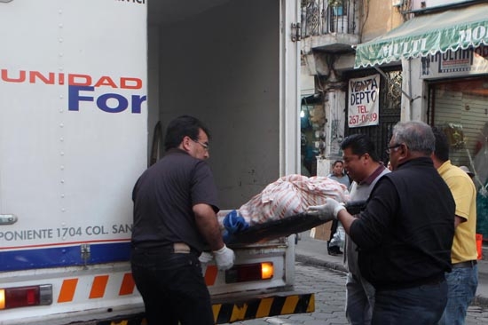Hallan a hombre muerto en hotel del Centro Histórico de Puebla