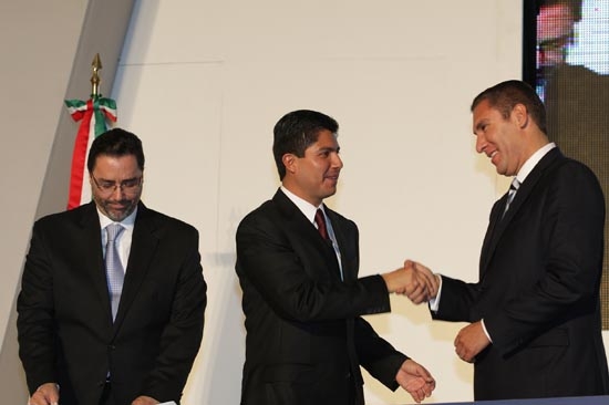 Rivera correrá a quien traicione a Puebla