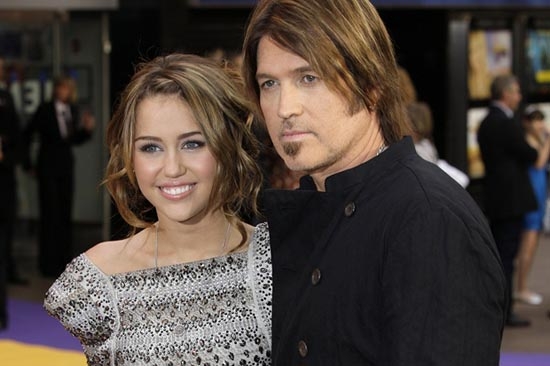 Miley Cyrus: su papá maldice a Hanna Montana