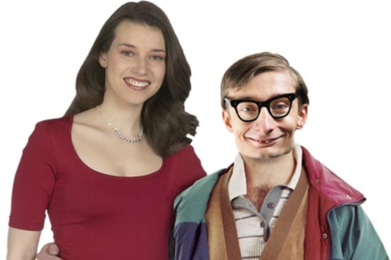 Mujer bonita + hombre feo = la pareja perfecta